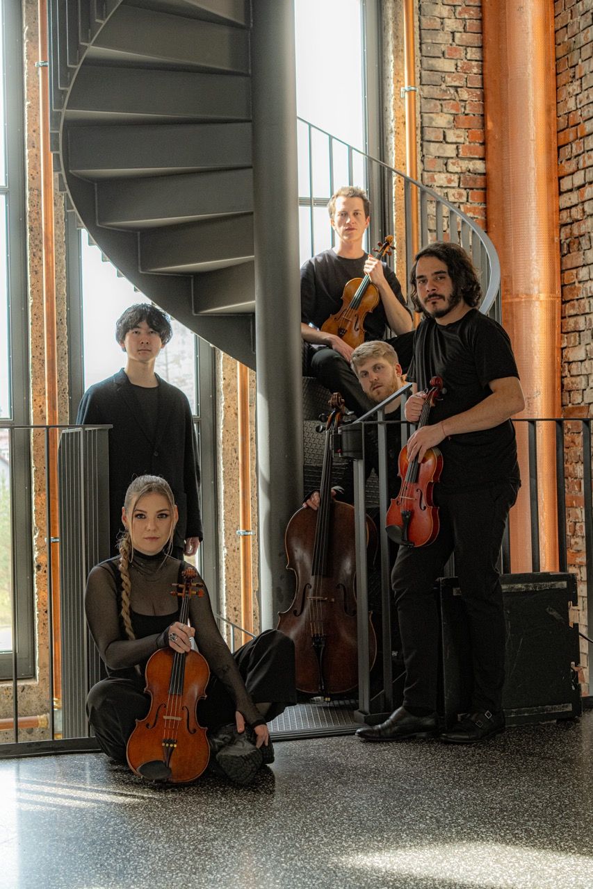 Erstes Fotoshooting des Delta V Ensembles
